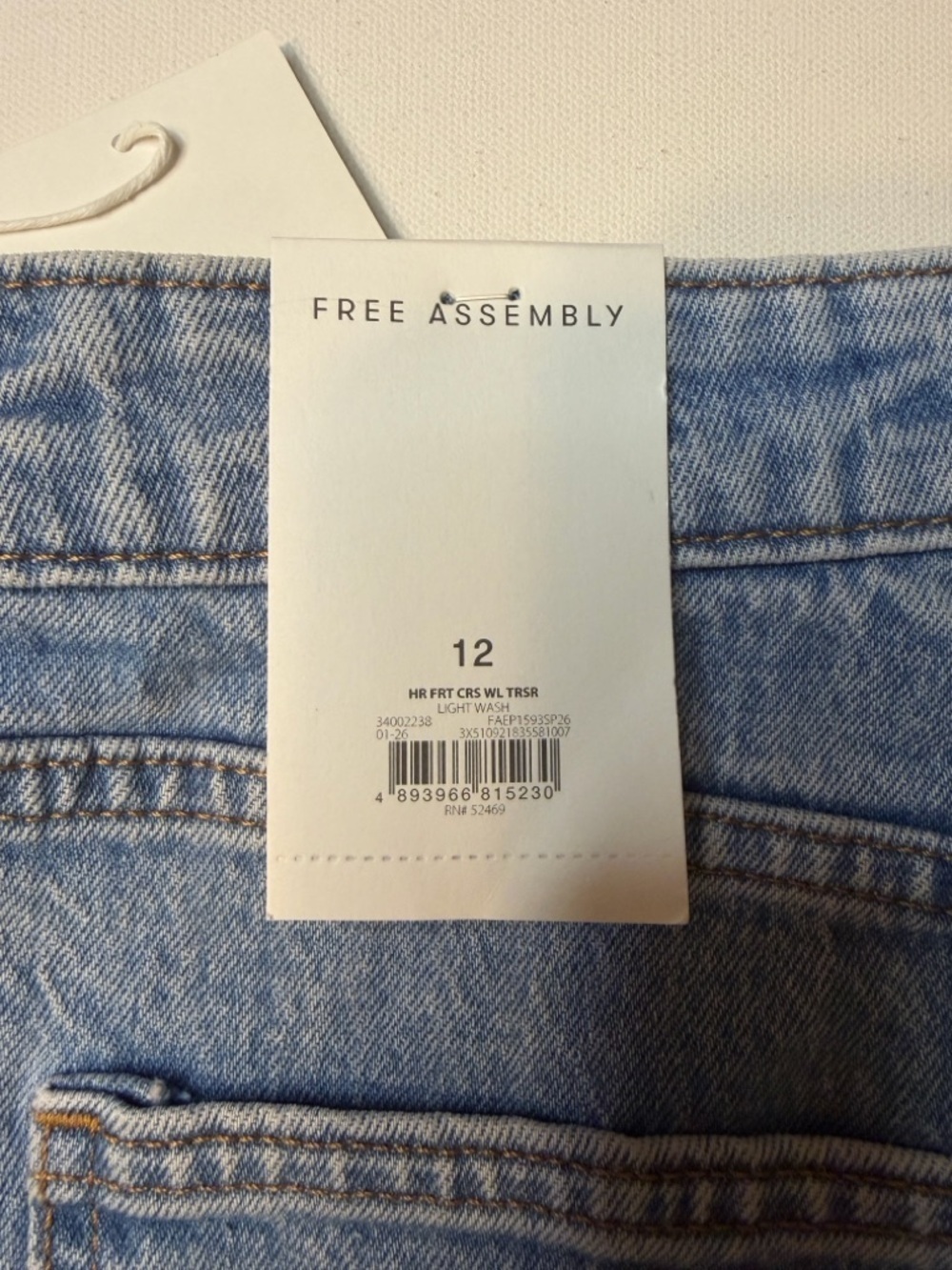 NWT Free Assembly Women's High Rise 70's Wide Leg Straight Jeans 12/31" Inseam - Picture 6 of 8